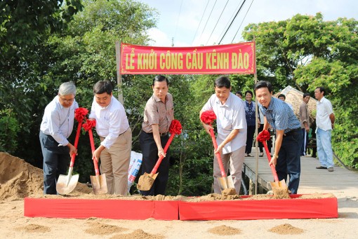 Khởi công, khánh thành 3 cây cầu