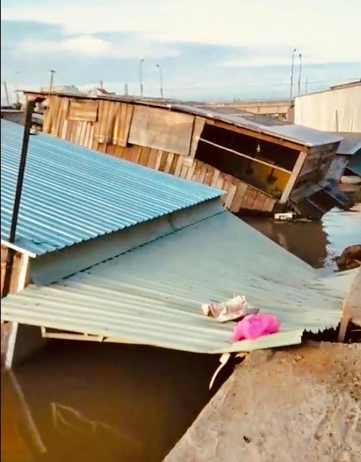 "Hà bá" nuốt chửng 5 căn nhà tại Đồng Tháp, 7 căn còn lại mấp mé