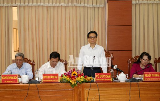 Phó Thủ tướng Chính phủ Vũ Đức Đam làm việc tại An Giang