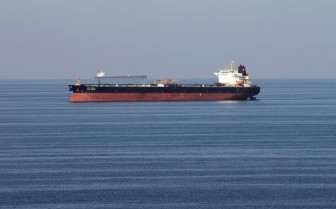 Iran thông báo bắt giữ tàu chở dầu nước ngoài ở Vịnh Persian