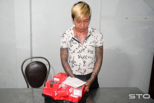 Sóc Trăng: Bắt đối tượng trộm 20 điện thoại di động