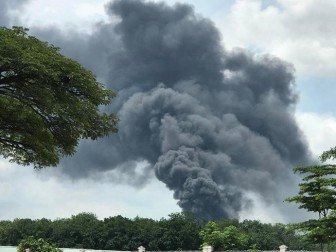 Cháy dữ dội công ty sản xuất nệm mút tại Bình Dương