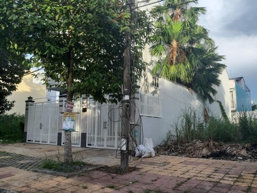 Cần Thơ: Hơn 2.000 thuê bao điện thoại bị cắt cáp