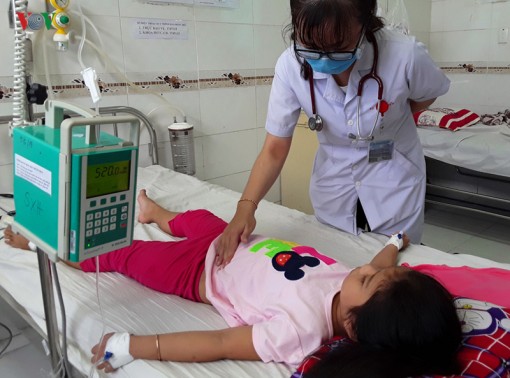 Bệnh sốt xuất huyết vào mùa: Bệnh viện Nhi đồng Cần Thơ quá tải
