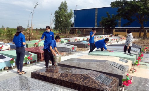 Phú Tân thực hiện các phần việc hưởng ứng ngày Thương binh - Liệt sĩ 27-7