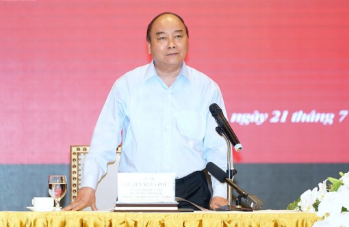 Thủ tướng họp Tổ biên tập Chiến lược 10 năm và Kế hoạch 5 năm