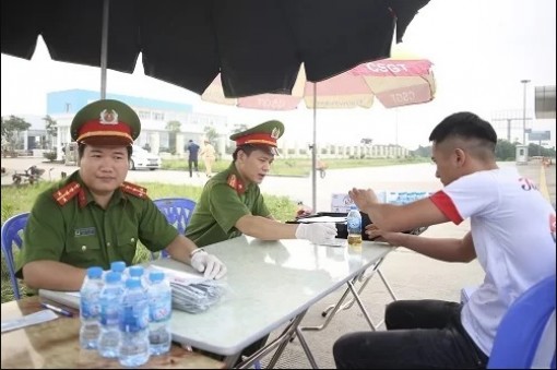 Tài xế nghiện ma túy bị đề xuất tước bằng lái vĩnh viễn
