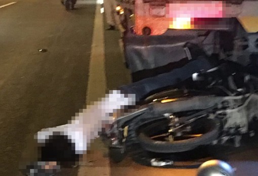 Xe máy tông đuôi xe tải trên cầu Cần Thơ, nam thanh niên tử vong tại chỗ