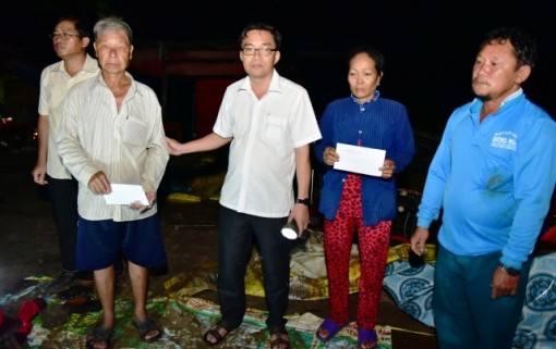 Mưa lớn, lốc xoáy làm sập và tốc mái 64 căn nhà tại Long An