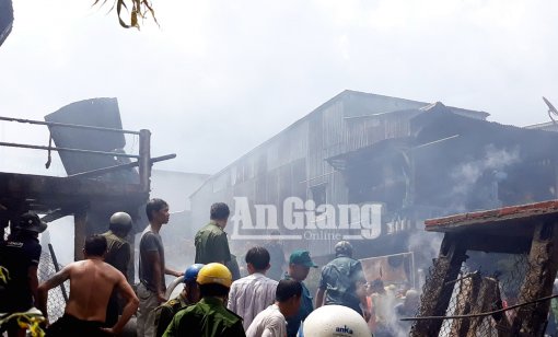 An Giang: Hỏa hoạn thiệt hại 5 căn nhà ở An Phú