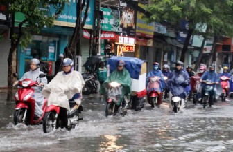 Khu vực Nam Trung Bộ có mưa dông mạnh, đề phòng nguy cơ lũ quét và sạt lở đất