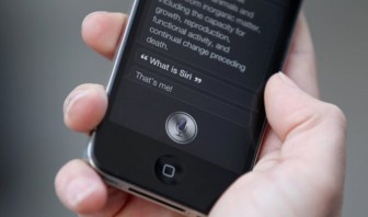 Những gì bạn nói trên thiết bị Apple đều có thể bị Siri nghe và ghi âm lại