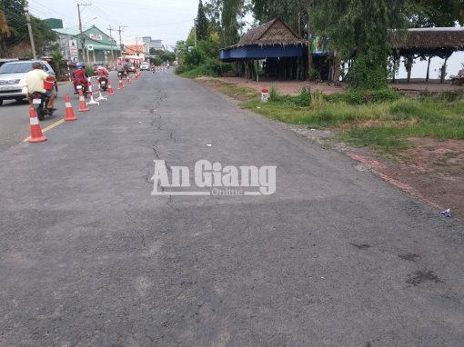 Răn nứt đường Quốc lộ 91 tại huyện Châu Phú