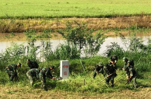 Giữ bình yên khu vực biên giới Tân Hồng