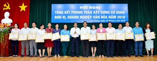 Xây dựng kỷ cương, nền nếp trong cơ quan, doanh nghiệp