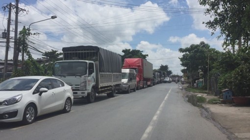 Đồng Tháp: Liên tục kẹt xe kéo dài trên Quốc lộ 80 do sửa cầu Bà Vạch