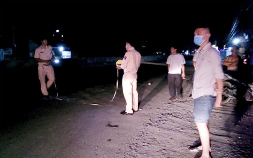 Tai nạn kép trên QL1A, 3 người nhập viện cấp cứu