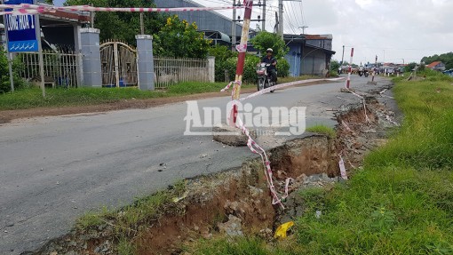 Ban bố tình huống khẩn cấp nguy cơ sạt lở bờ rạch Ông Chưởng