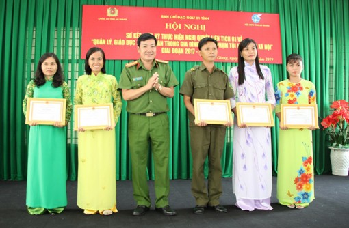 Sơ kết Nghị quyết liên tịch 01 "Quản lý, giáo dục người thân trong gia đình không phạm tội và tệ nạn xã hội"