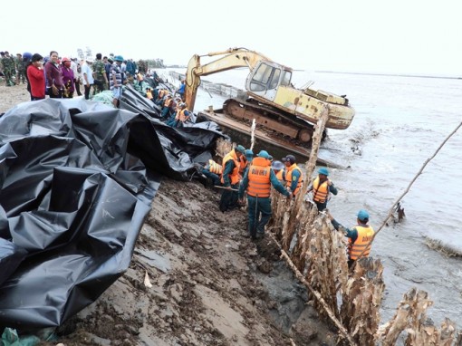 Khẩn trương khắc phục hậu quả thiên tai ở miền Tây Nam bộ