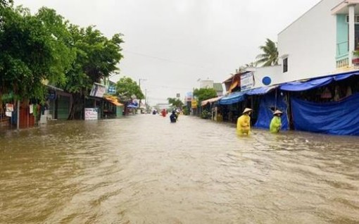 Đảo Phú Quốc tiếp tục hứng chịu mưa lớn gây ngập cục bộ