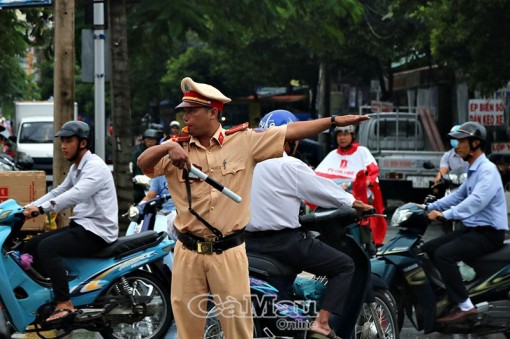 Cà Mau: Phức tạp giao thông khu vực cầu Phan Ngọc Hiển