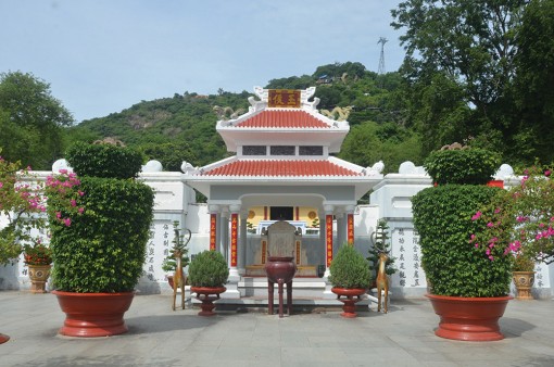 Lăng Thoại Ngọc Hầu - Điểm đến lịch sử