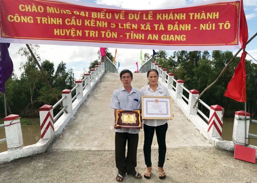 Gặp nông dân đóng góp 700 triệu đồng xây cầu