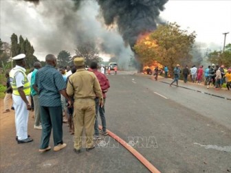 Số nạn nhân tử vong trong vụ nổ xe chở nhiên liệu tại Tanzania tăng lên 85 người