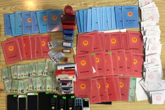 Đường dây làm giả hộ khẩu Hà Nội cực lớn đã bị bóc gỡ như thế nào?