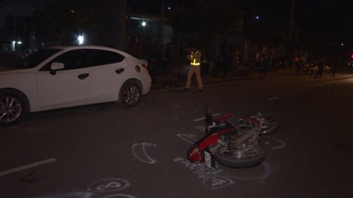 Vĩnh Long: Ô tô 4 chỗ va chạm xe máy cùng chiều, một người tử vong