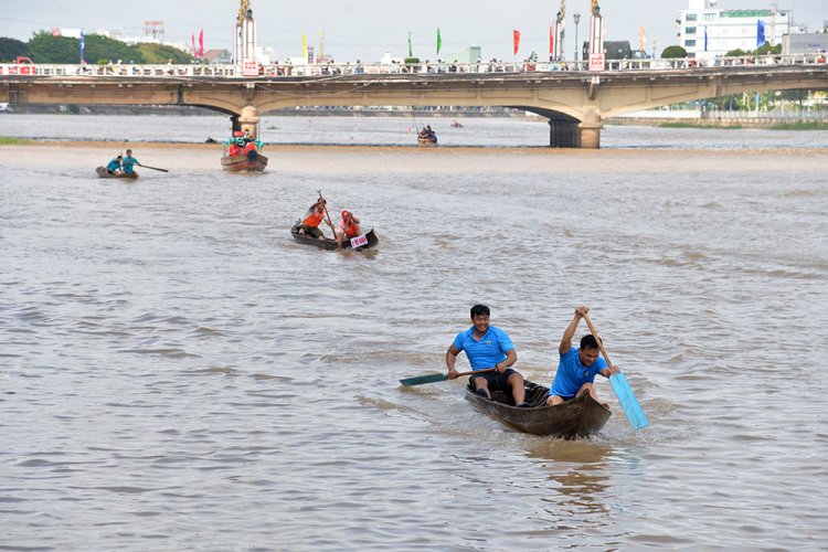 Sôi nổi, hấp dẫn Giải đua xuồng Báo An Giang lần thứ I-2019