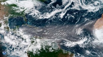 Các đám mây bụi Sahara 'làm dịu' các cơn bão ở Đại Tây Dương