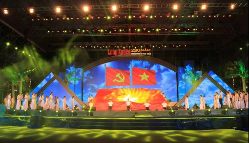 19 giờ 30 phút tối nay (20-8) diễn ra Chương trình Lễ kỷ niệm “Long Xuyên 230 năm hình thành và phát triển”