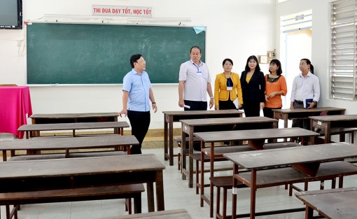 Gỡ khó cho ngành giáo dục năm học mới