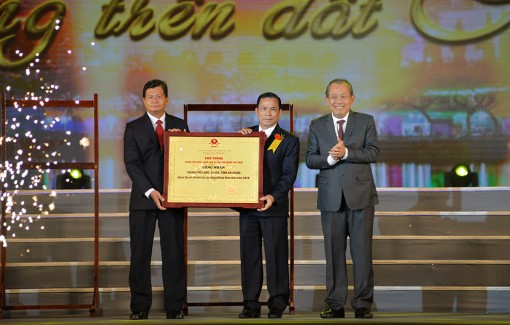 Phát biểu tại Lễ kỷ niệm “Long Xuyên 230 năm hình thành và phát triển”, Phó Thủ tướng Thường trực Chính phủ Trương Hòa Bình: TP. Long Xuyên phải phát triển toàn diện, xứng tầm là đô thị kiểu mẫu khu vực ĐBSCL...