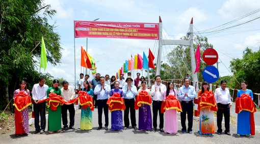 Khánh thành 12 cầu nông thôn do nguyên Chủ tịch nước Trương Tấn Sang vận động tài trợ