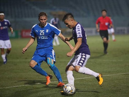 Quang Hải ‘trở lại’, ông Park vui một nửa