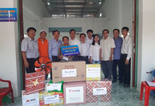 Trao 2 căn nhà Mái ấm tình thương cho gia đình chính sách ở thị trấn Long Bình