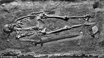 Bộ xương bí ẩn 1000 năm tuổi khiến Đức quốc xã và Liên Xô 'tranh giành'