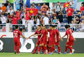 Khai mạc giải bóng đá U.15 quốc tế: Việt Nam bất ngờ quật ngã gấu Nga