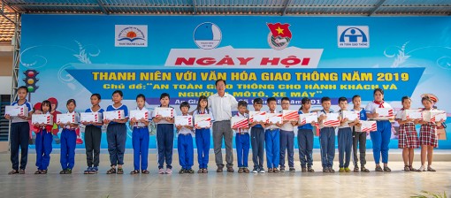 Ngày hội “Thanh niên với văn hóa giao thông”