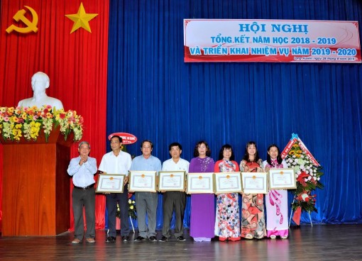 Ngành Giáo dục TP. Long Xuyên tổng kết năm học 2018-2019 và triển khai nhiệm vụ năm học mới