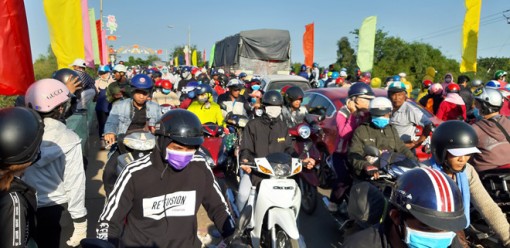 Dịp lễ 2-9, đường về miền Tây kẹt cứng