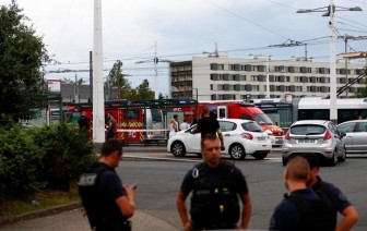 Pháp: Tấn công bằng dao tại Lyon khiến 10 người thương vong