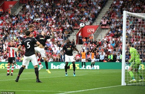 Hòa Southampton, Manchester United không thắng 3 trận liên tiếp
