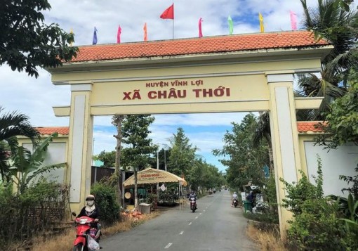 Hàng ngàn người dân Bạc Liêu đến dự ngày giỗ Bác Hồ