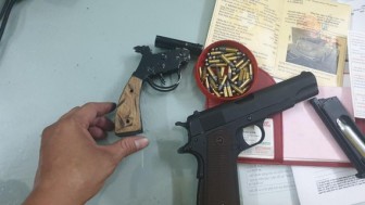 Mua súng, hẹn đối thủ mâu thuẫn trên mạng ra quán cà phê "giải quyết"