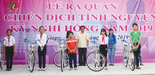 Tuổi trẻ Đoàn khối Cơ quan và Doanh nghiệp tỉnh phát huy vai trò là đội hậu bị tin cậy của Đảng