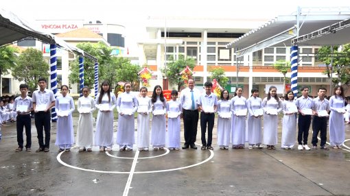 Trường THPT chuyên Thoại Ngọc Hầu khai giảng năm học mới 2019-2020